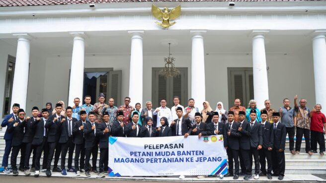 Gubernur Banten, Andra Soni Melepas 21 Petani Milenial ke Jepang untuk Magang dan Berlajar