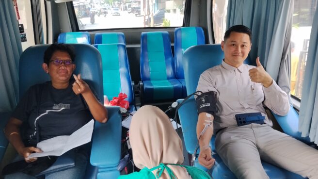 Antusiasme Warga untuk Donor Darah di Kantor Notaris Desra Natasha