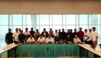 CDM Meeting - Nampak jajaran pengurus KONI Kota / Kabupaten Se Provinsi Banten bersama Ketua Harian Porprov VII Banten serta Sekretaris Umum Koni Banten saat menggelar Chef de Mission Meeting pertama untuk langkah awal dalam menyusun Tahapan Porprov VII