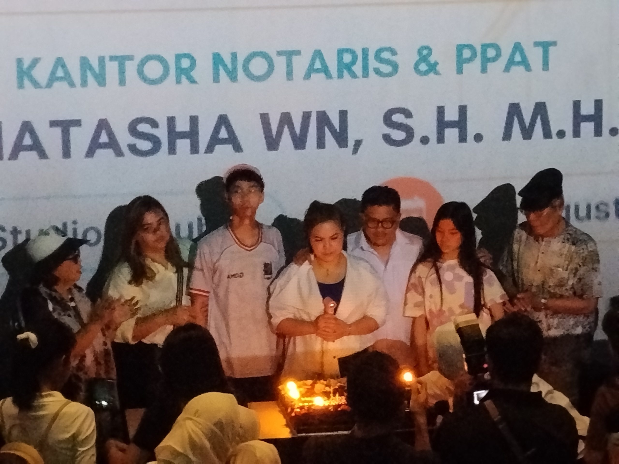 Perayaan Anniversary ke-20 Kantor Notaris Desra Natasha Bersama Keluarga Tercinta